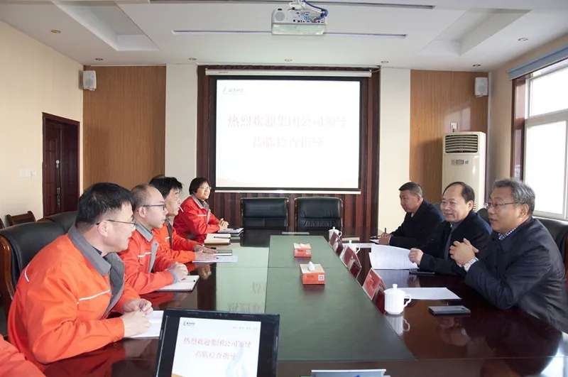 市英国beat365官方网站入口中文版集团汪德刚书记带队开展安全检查(图1)