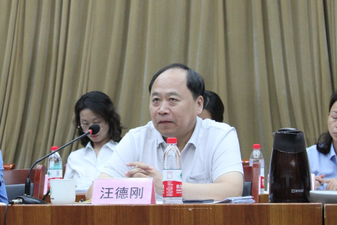 市英国beat365官方网站入口中文版集团组织召开上半年经济运行分析会暨安全工作调度会(图2)