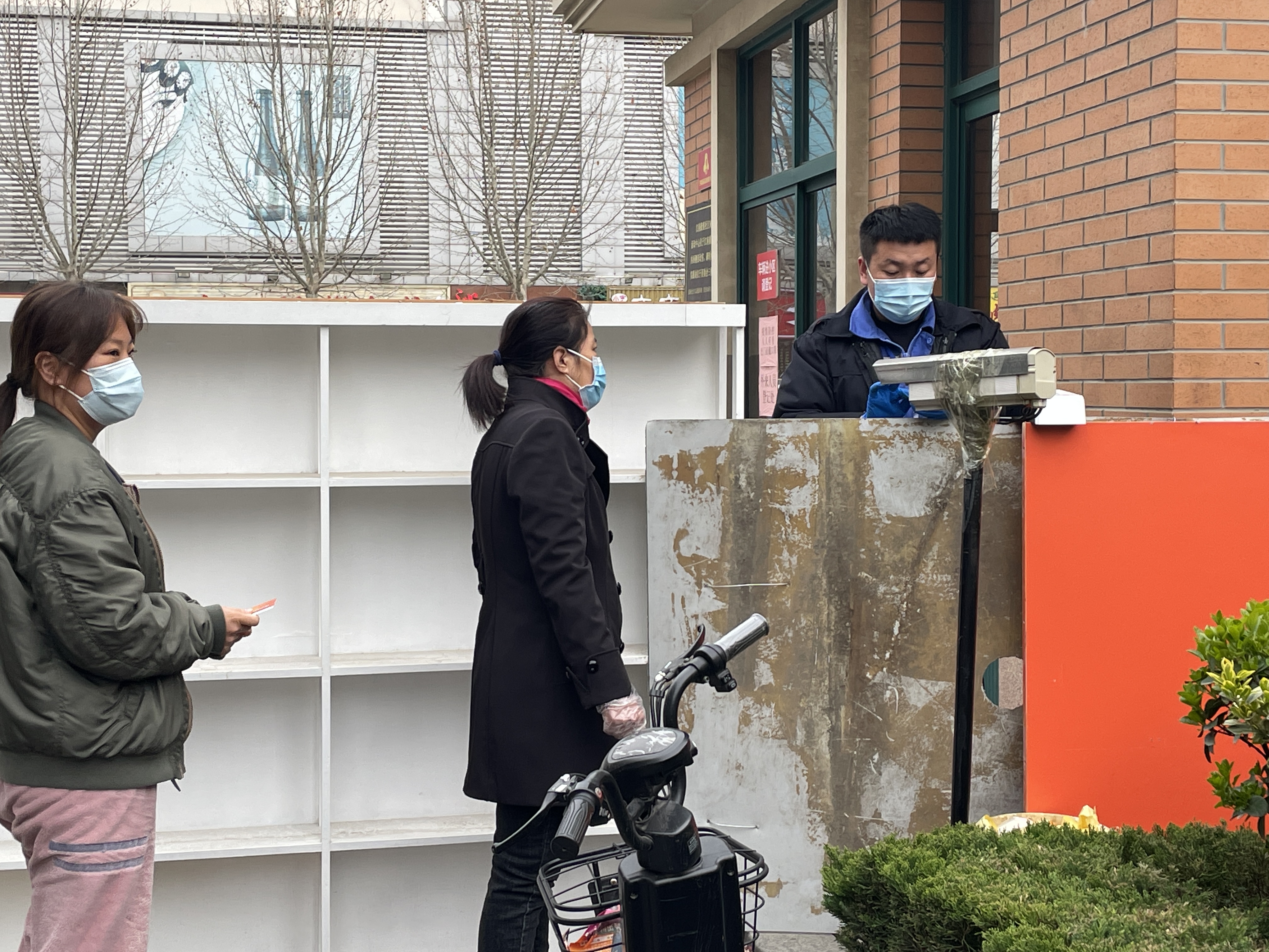 从英国beat365官方网站入口中文版卫士到战“疫”勇士(图4)