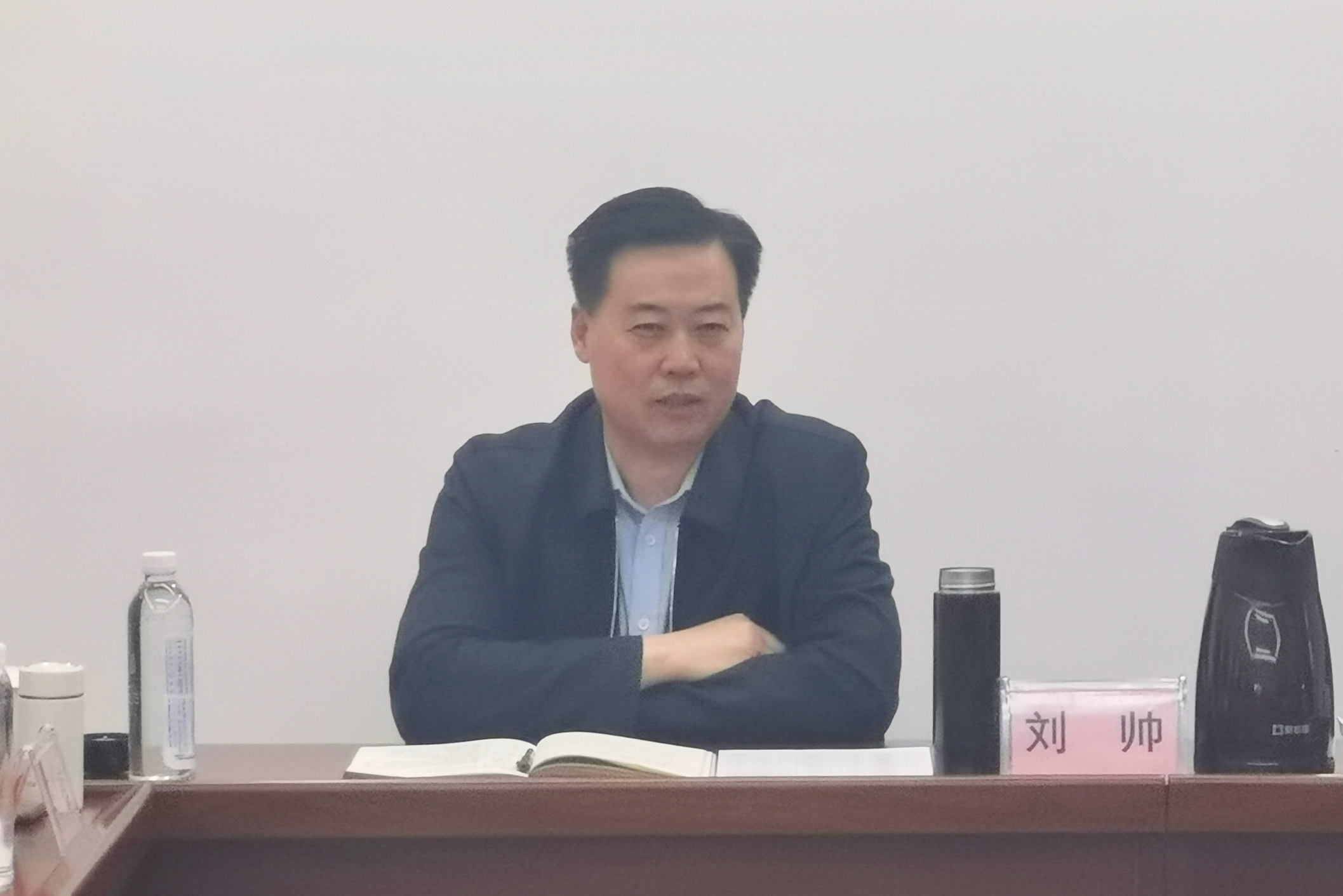 市英国beat365官方网站入口中文版集团组织召开青年干部座谈会(图2)